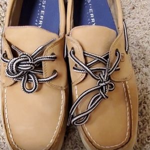 EUC❤️Pristine Sperry Boat Shoes. Size 5.5